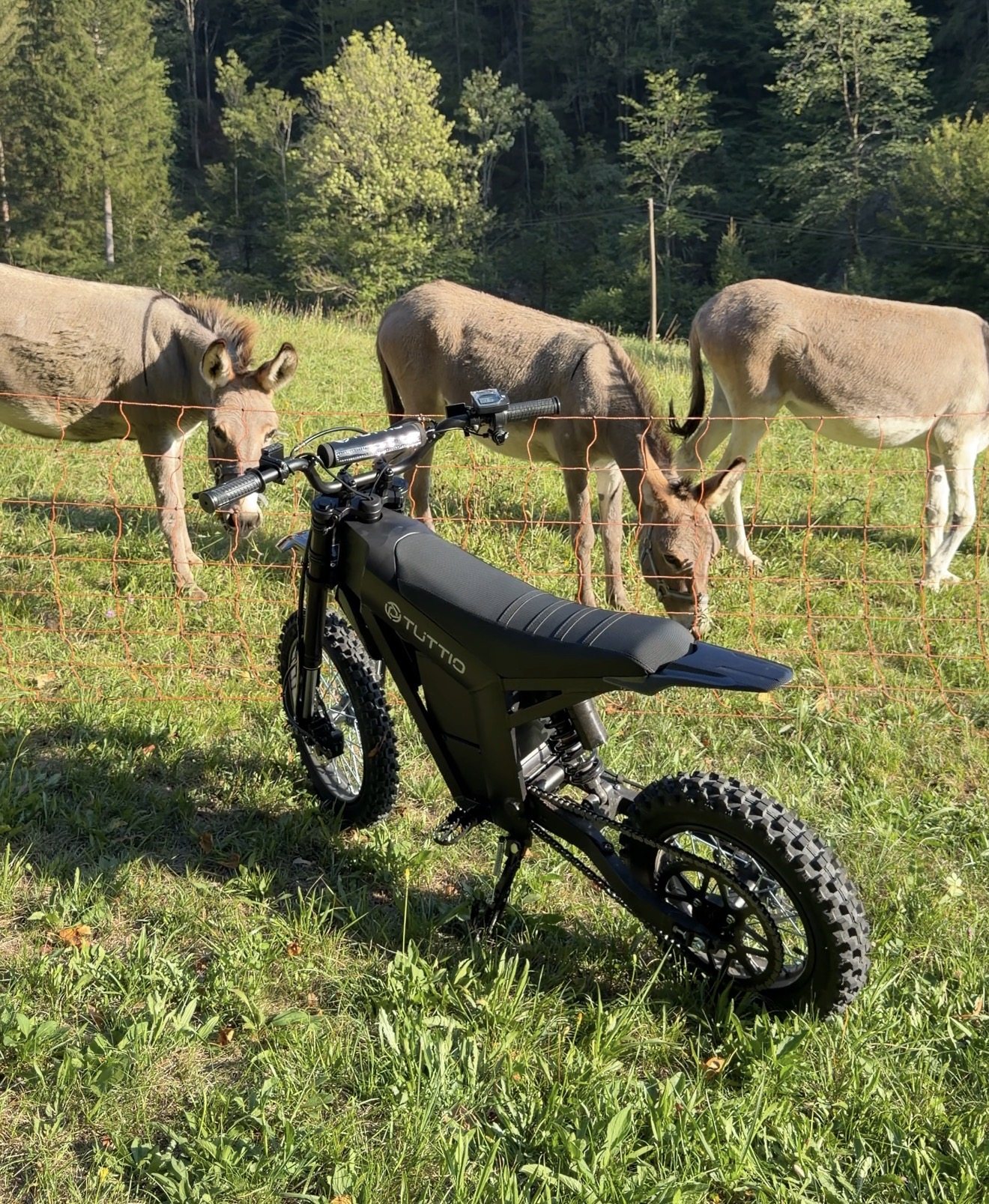Tuttio Soleil01 SE electric dirt bike in the FrayerRides test fleet